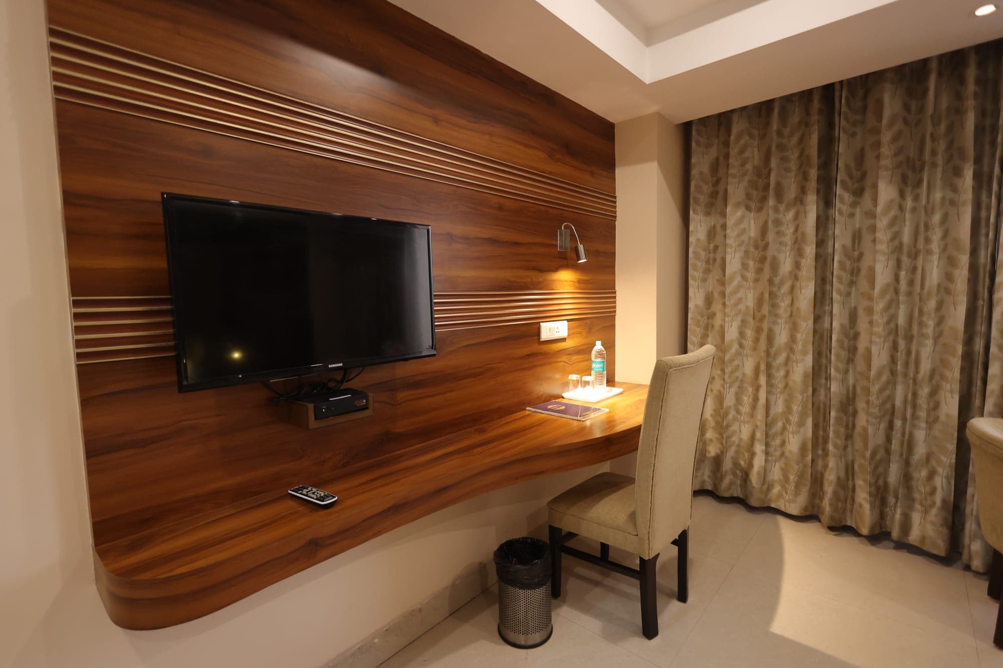 Premium Single Room 6