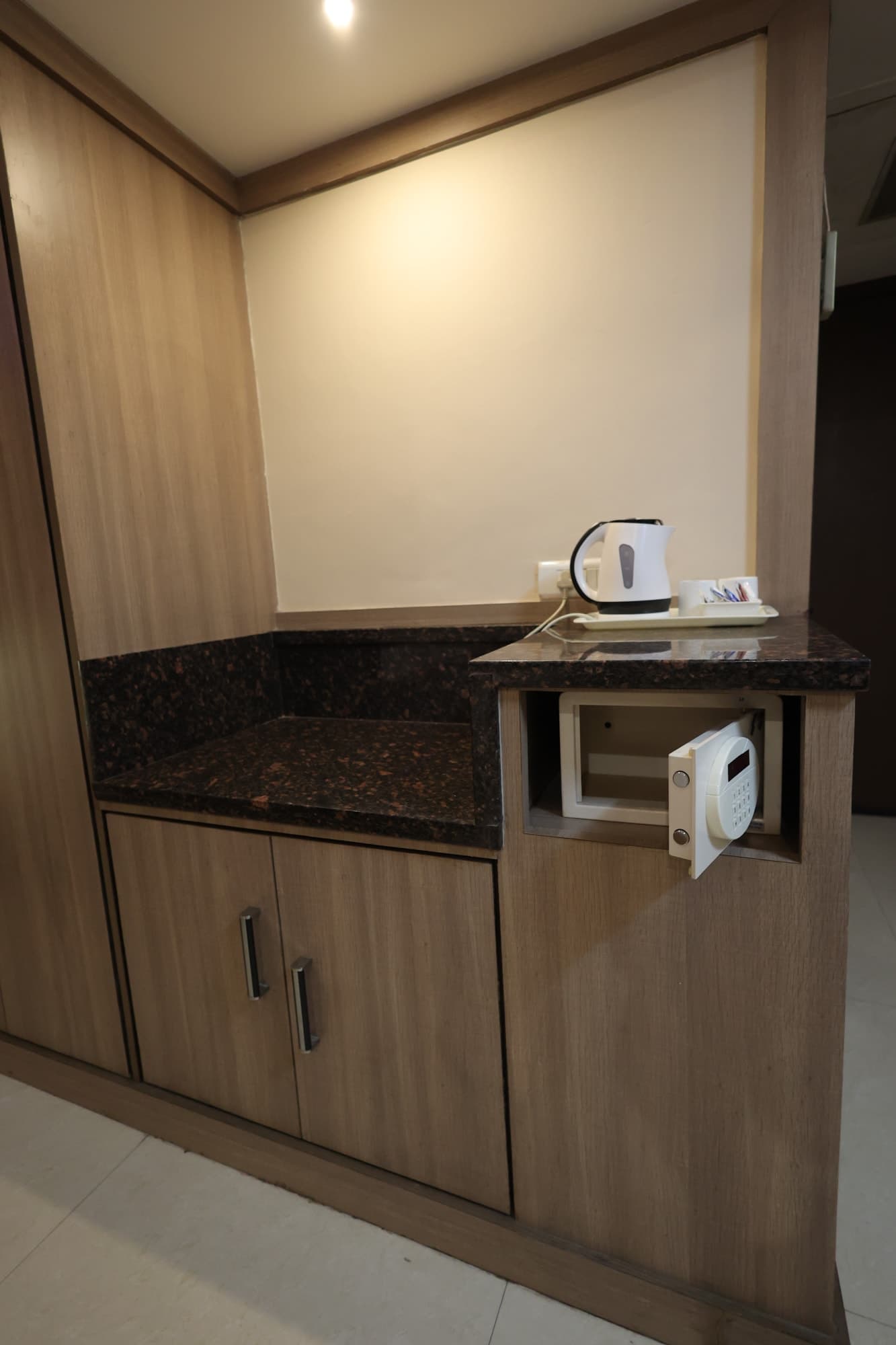 Premium Single Room 11